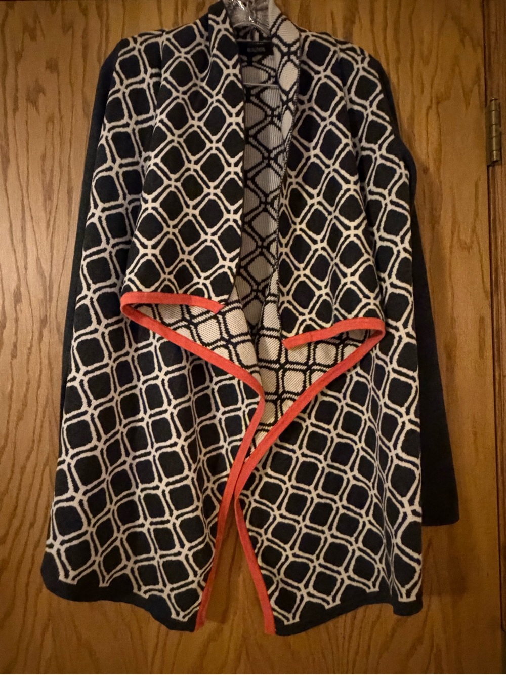 41 Hawthorn Gray & White Geometric Open-Front Cardigan with Coral Trim